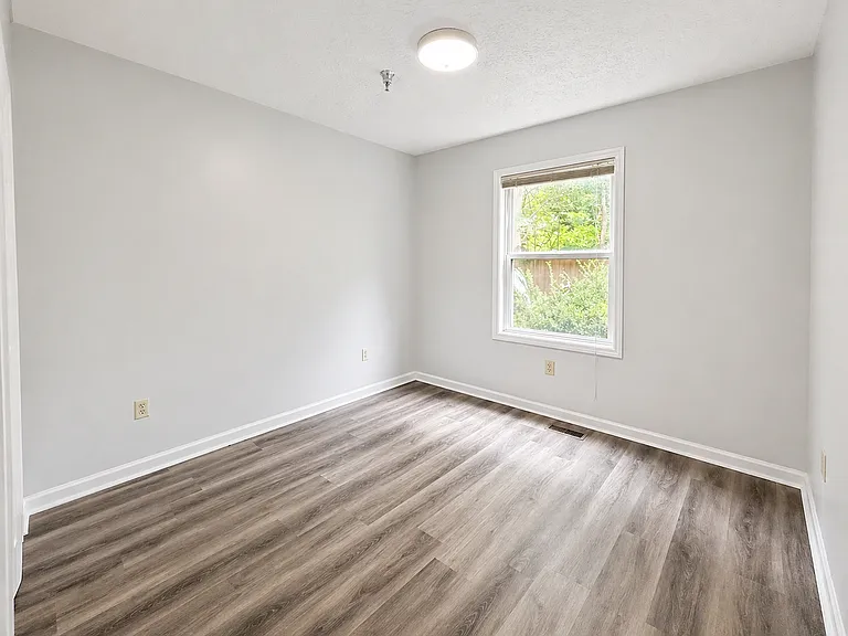 1324 N Main St — Photo 3