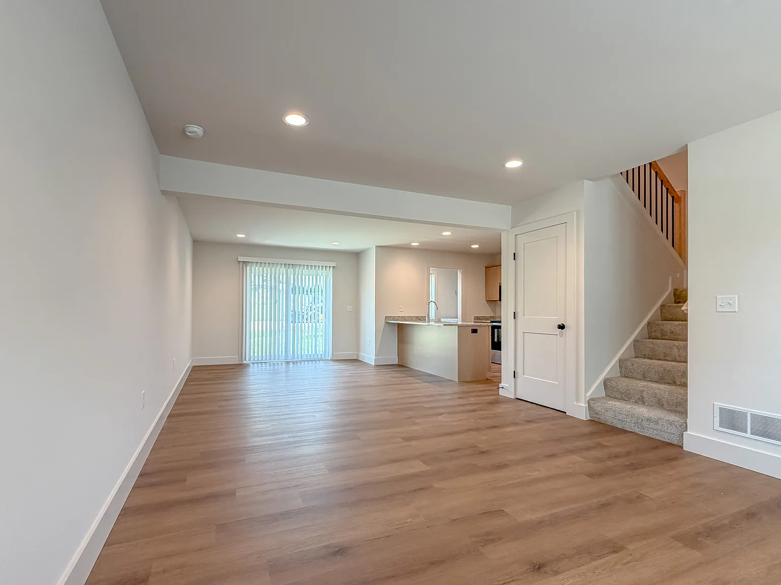 3 bed, 2.5 bath, 1380 sqft, $1,950 — Photo 4