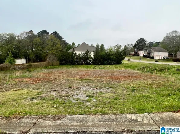 100 Biggin Cir #24, Pell City, AL 35125