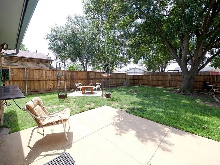 912 Lockhart Dr — Photo 12