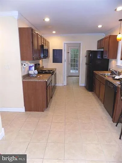 135 Land Or Dr — Photo 12