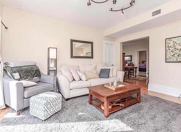 5th image of 6115-6117 Washington Blvd #202