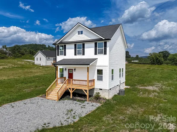 696 Beehive Rd, Hendersonville, NC 28792