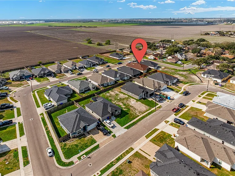 11526 S Creek Dr — Photo 29