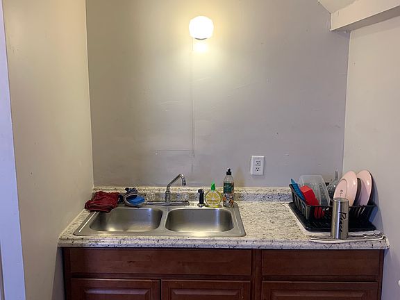 4th image of 211 S Washington St #2