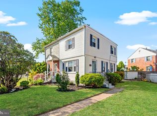 2621 S Four Mile Run Dr, Arlington, VA 22206