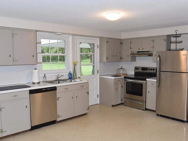 5770 Silo Hill Rd — Photo 7