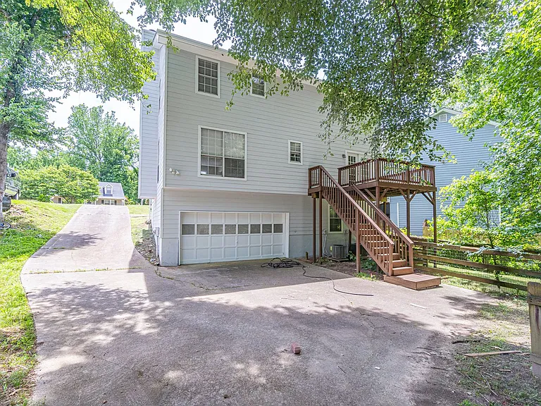 2402 Betsy Ct SW — Photo 39