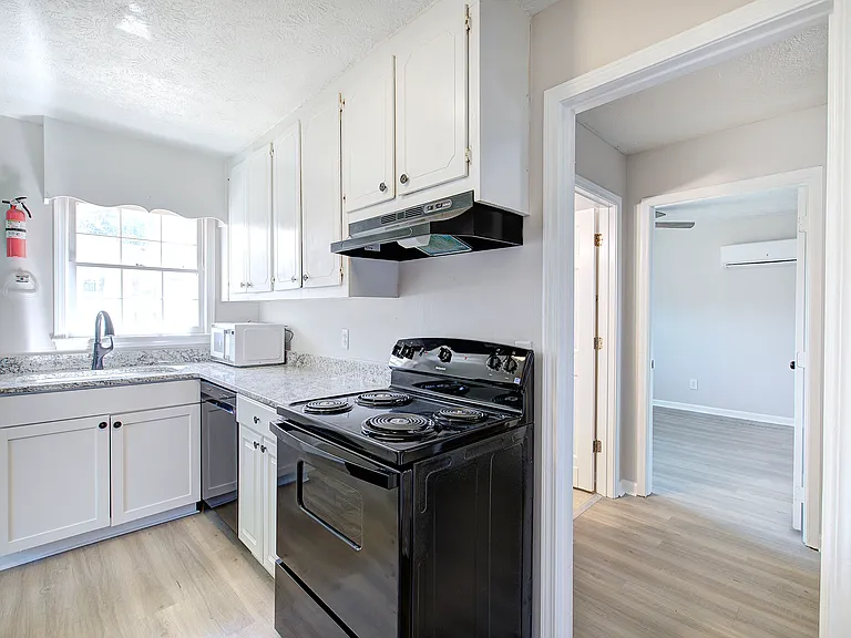 1 Briarwood Ln — Photo 10