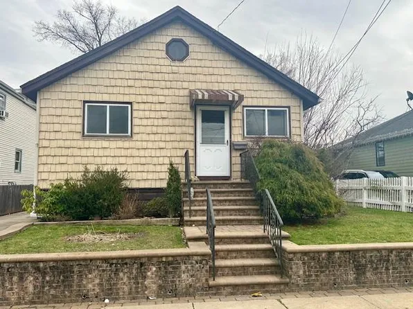 36 Waldo, East Rockaway, NY 11518