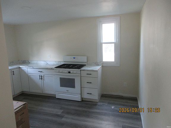 2nd image of 910 E Market St