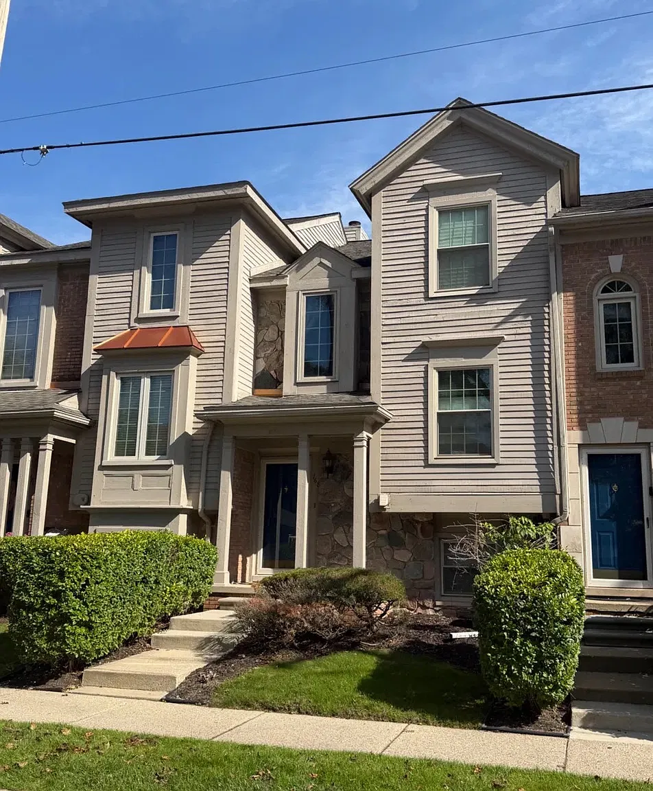 2 bed, 2.5 bath, 1078 sqft, $1,800 — Photo 1