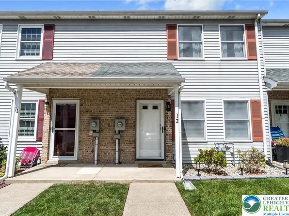 12 Fort Lee Ct, Easton, PA 18040
