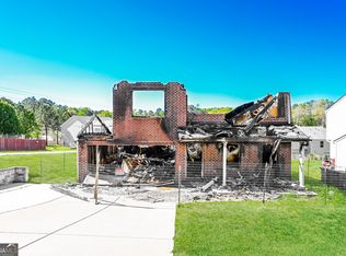 5667 Laurel Ridge Dr, East Pt, GA 30344