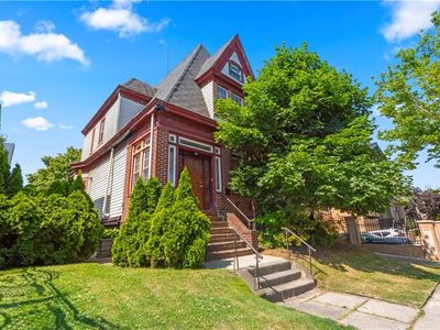 216 77th St, Brooklyn, NY, 11209