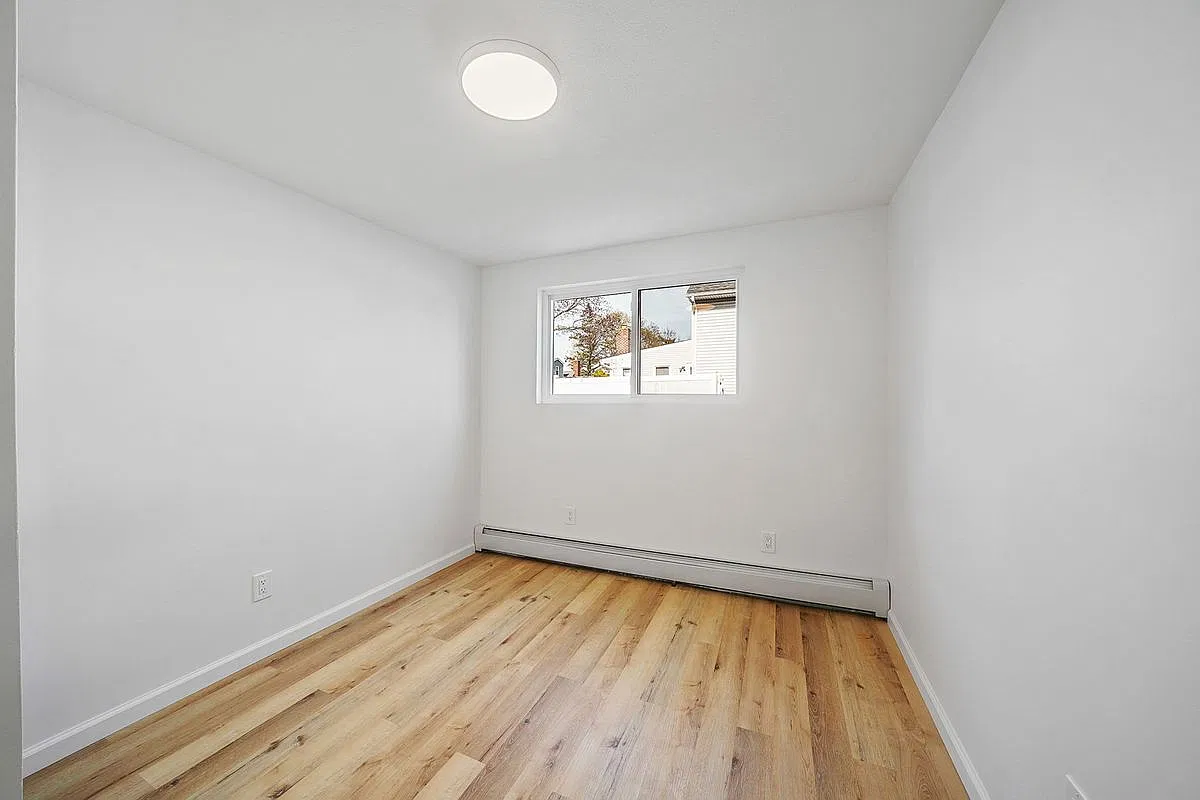 2 bed, 1.0 bath, 1000 sqft, $3,200 — Photo 2