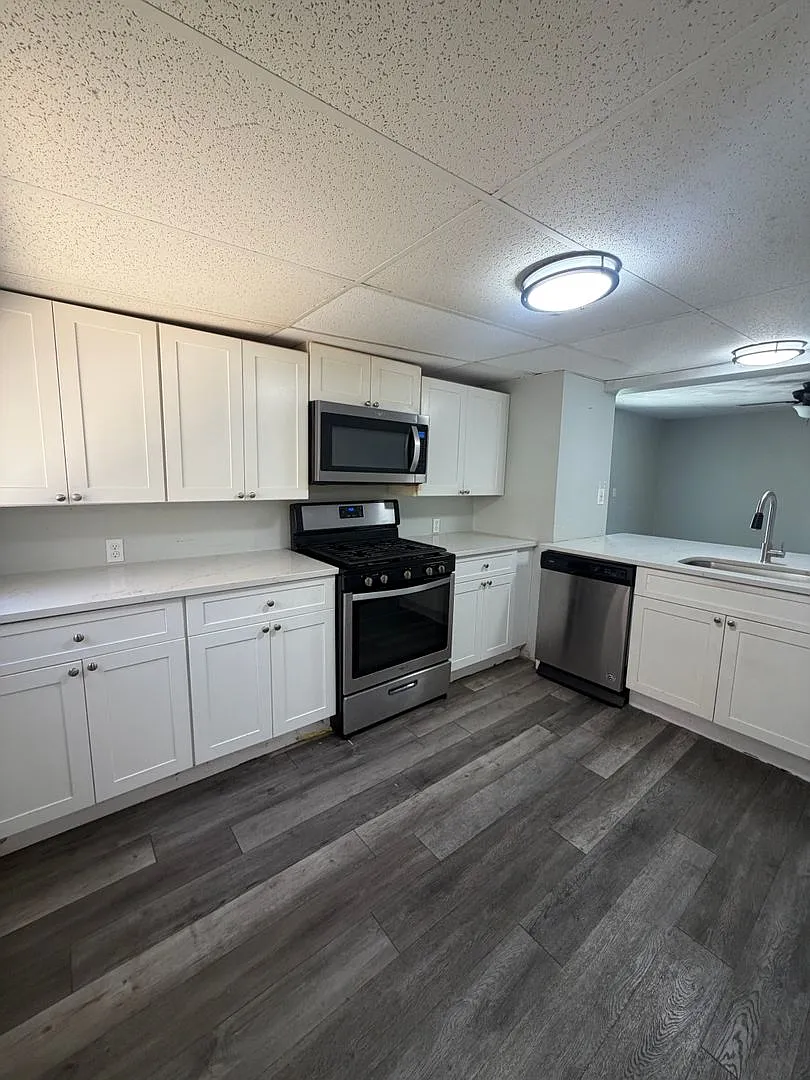 126 Leyden St — Photo 3