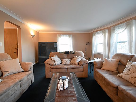 5th image of 7444 N Oakley Ave #2