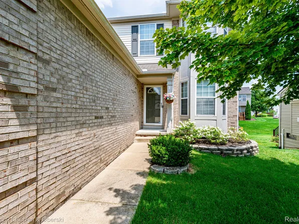 4269 Sonata Dr, Howell, MI 48843