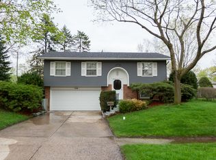 704 S 9th Ave, Saint Charles, IL 60174