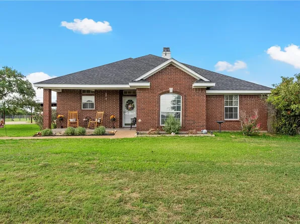 1988 Tokio Rd, West, TX 76691