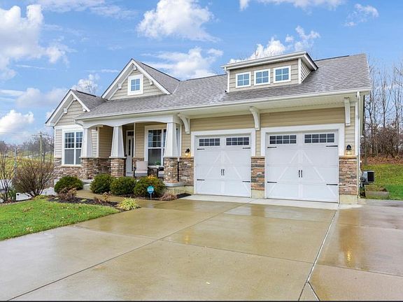 3rd image of 433 Morning Glory Dr
