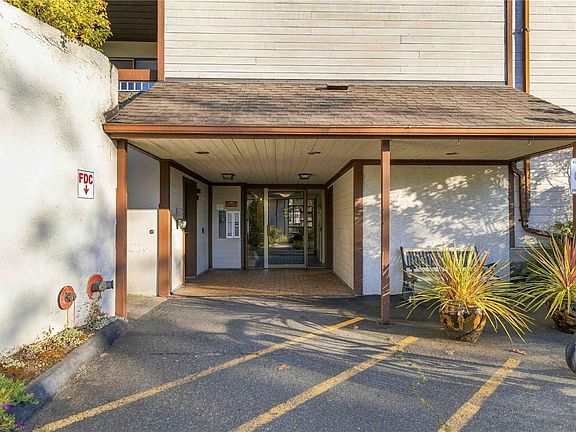 4th image of 69 Gorge Rd W #204