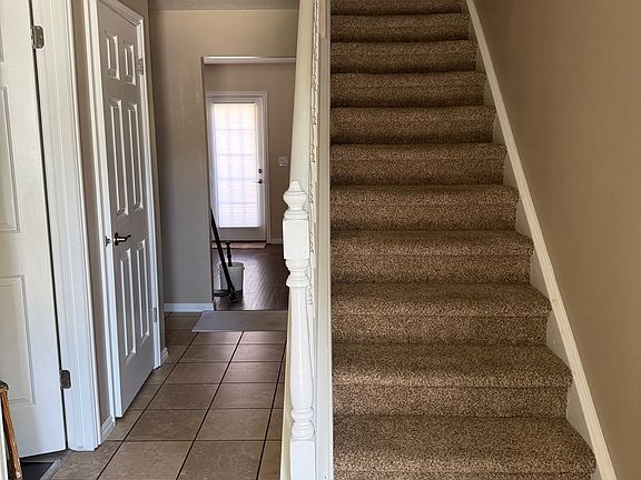 2nd image of 1453 E Vintry Cir