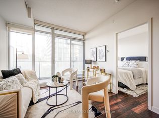 90 Queens Wharf Rd #512, Toronto, ON M5V 0J4