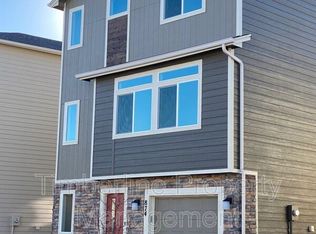 874 Grissom Dr, Colorado Springs, CO 80915