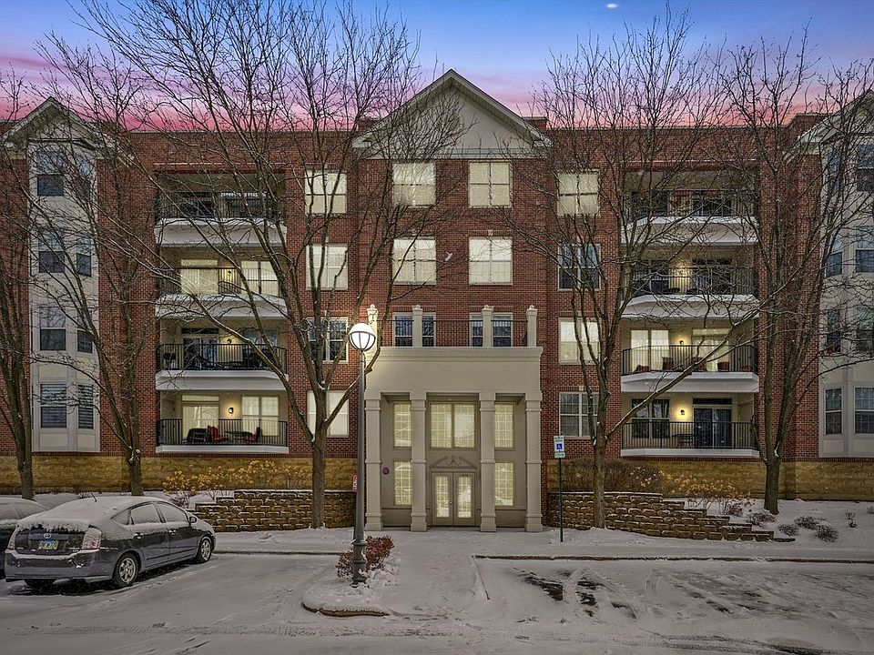 2nd image of 3125 Town Square Dr Unit 104