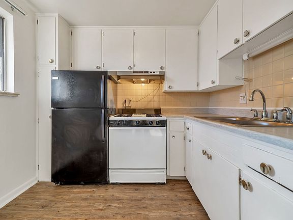 5th image of 1251 Upham St #10