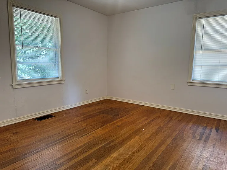 2137 NW Denver Ave — Photo 4