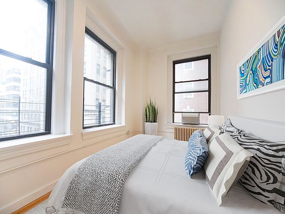 4th image of 135 William St APT 13A