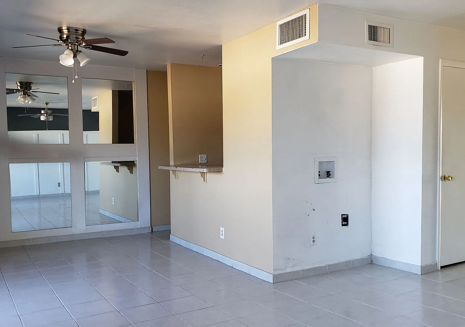 East Side Condo with views and lots of light! — Photo 4