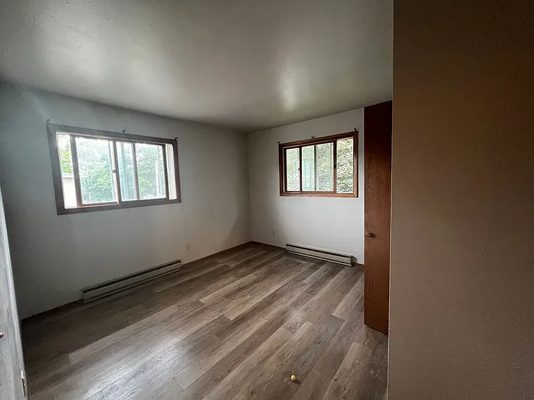 909 Genrich St — Photo 6