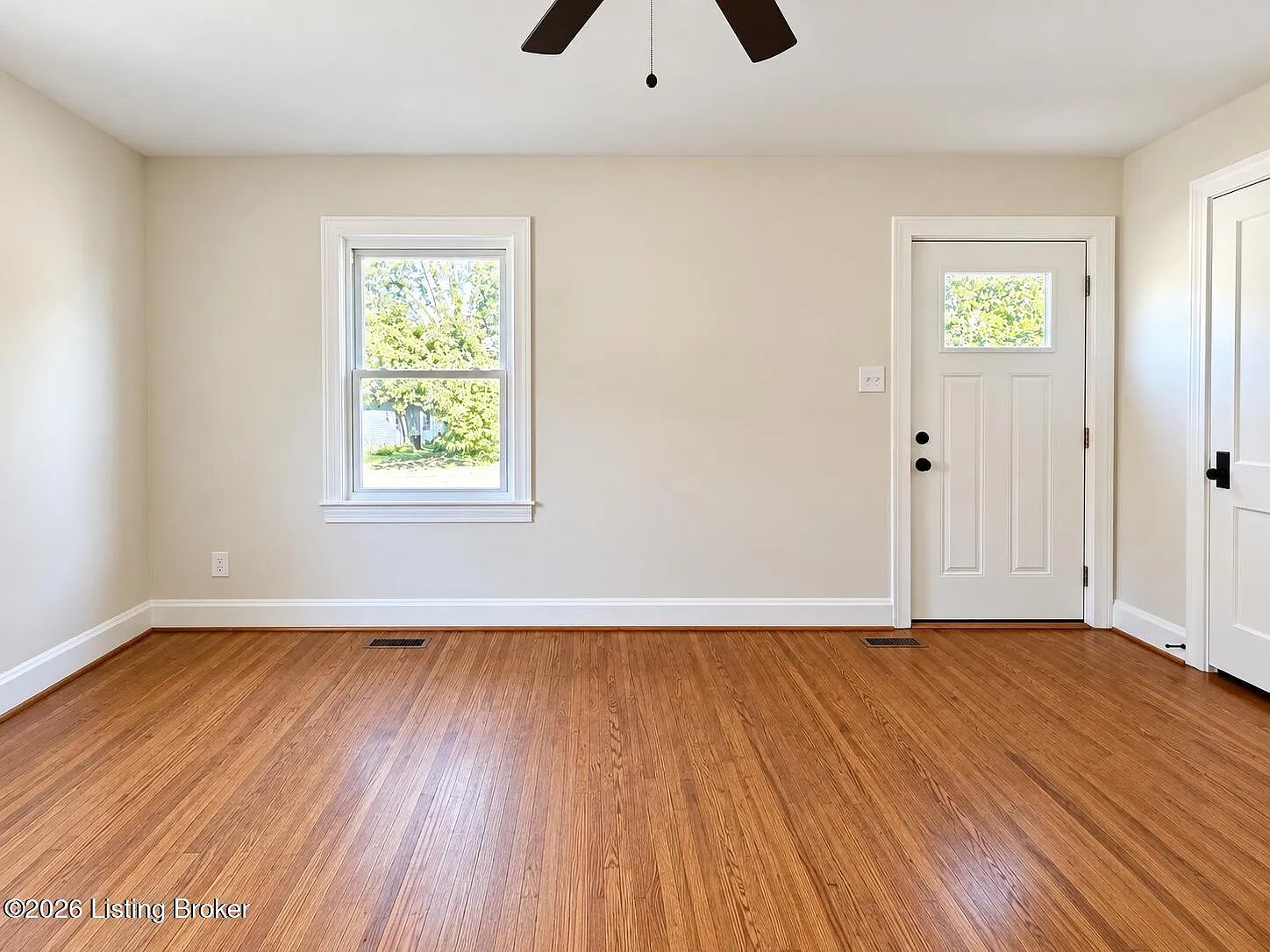 2 bed, 1.0 bath, 814 sqft, $1,195 — Photo 3