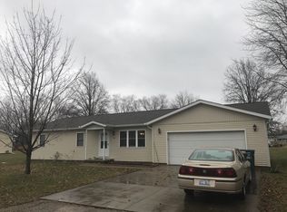 206 N Dorsey Rd, Robinson, IL 62454