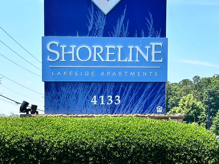 Shoreline Apartments — Photo 10