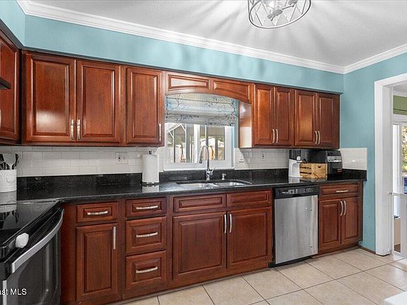 3rd image of 2858 Shady Oaks Dr