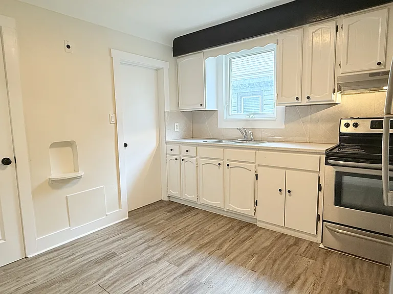 1227 Henry Ford Centre Dr #MAIN — Photo 9