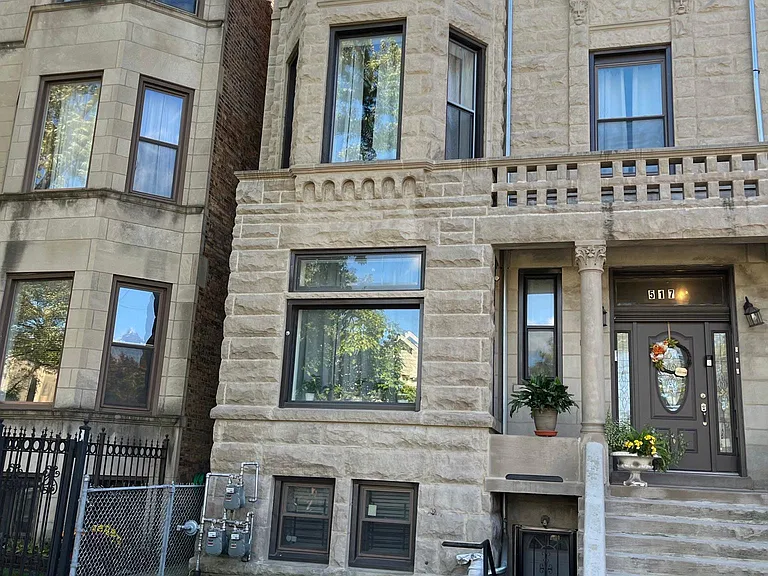 517 E 46th Pl #2 — Photo 1