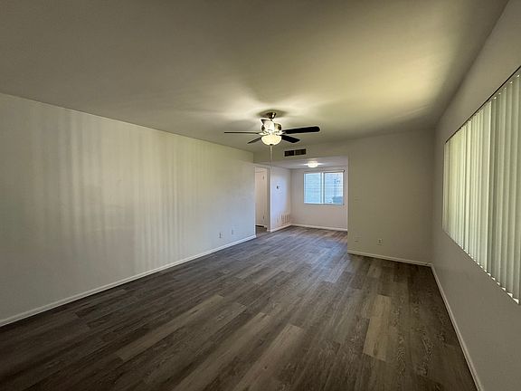 3rd image of 330 W Medlock Dr #107