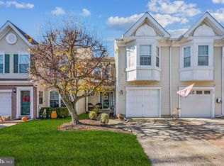 27 Elkington Dr, Mount Laurel, NJ 08054
