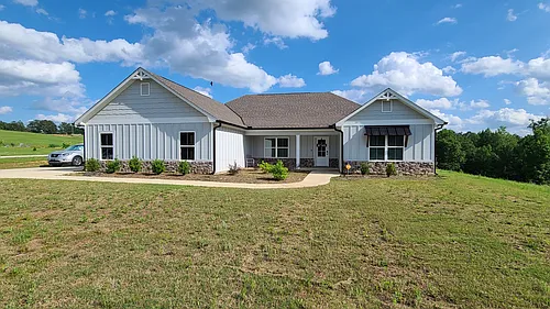 285 Lee Road 852 Photo 1
