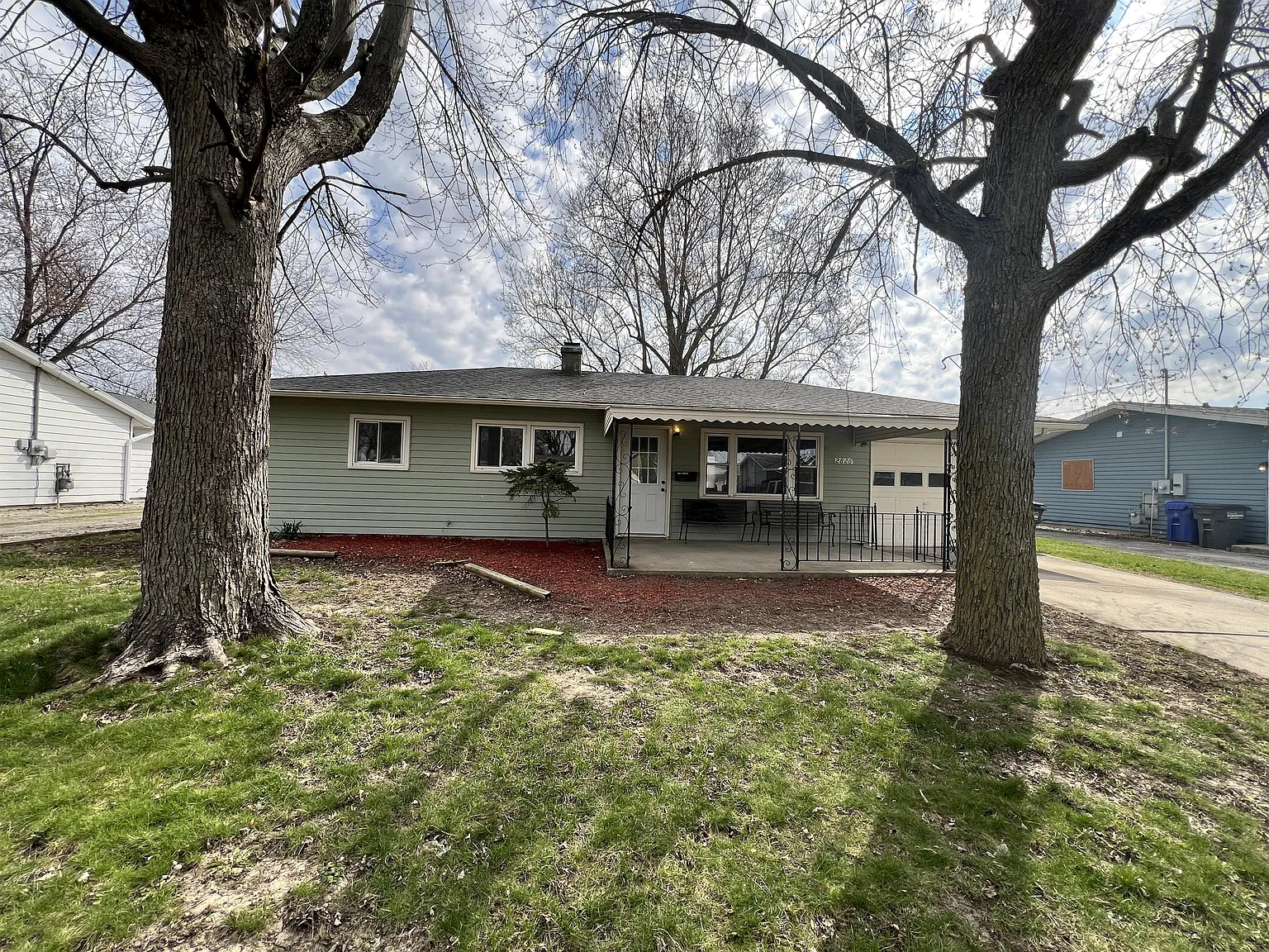 2826 N Locke St photo 1