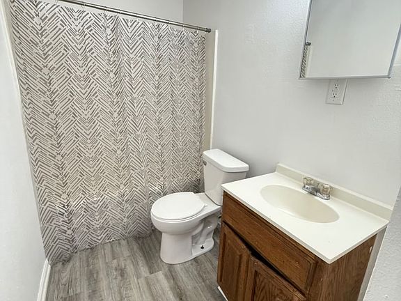 2nd image of 605 S 7th Ave #1