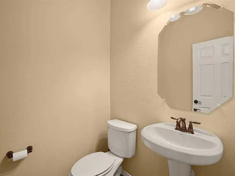 10114 Alley May Dr — Photo 22