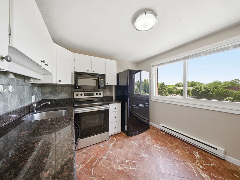 9A Mayberry Dr #5 — Photo 4