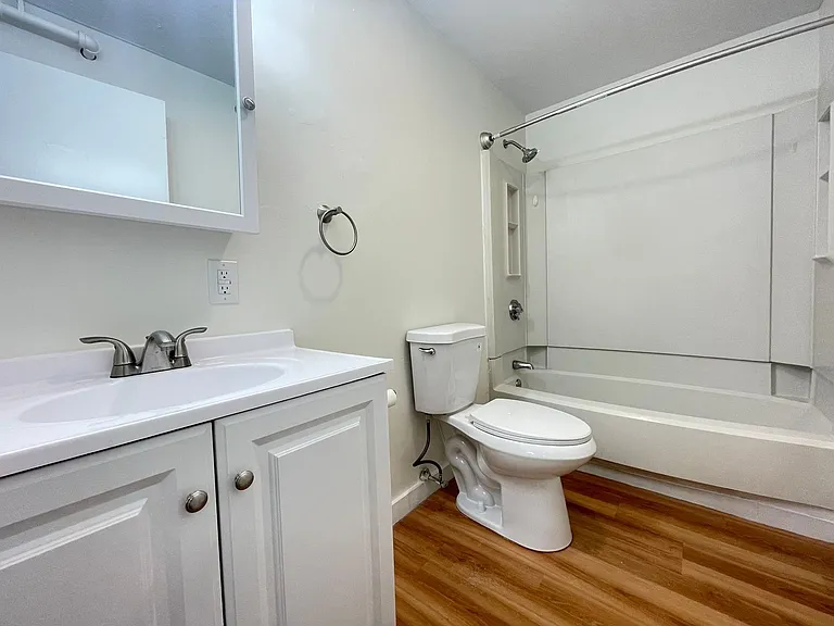 251 Pine St #101 — Photo 11
